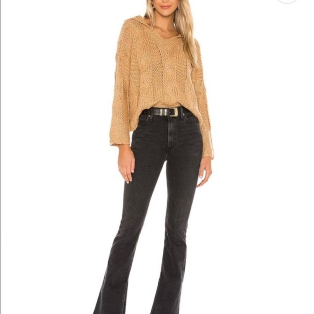 ✨✨ TULAROSA size XS tan sweater✨✨